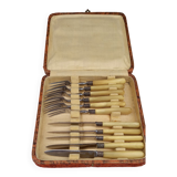 Service 6  fourchettes et 5 couteaux