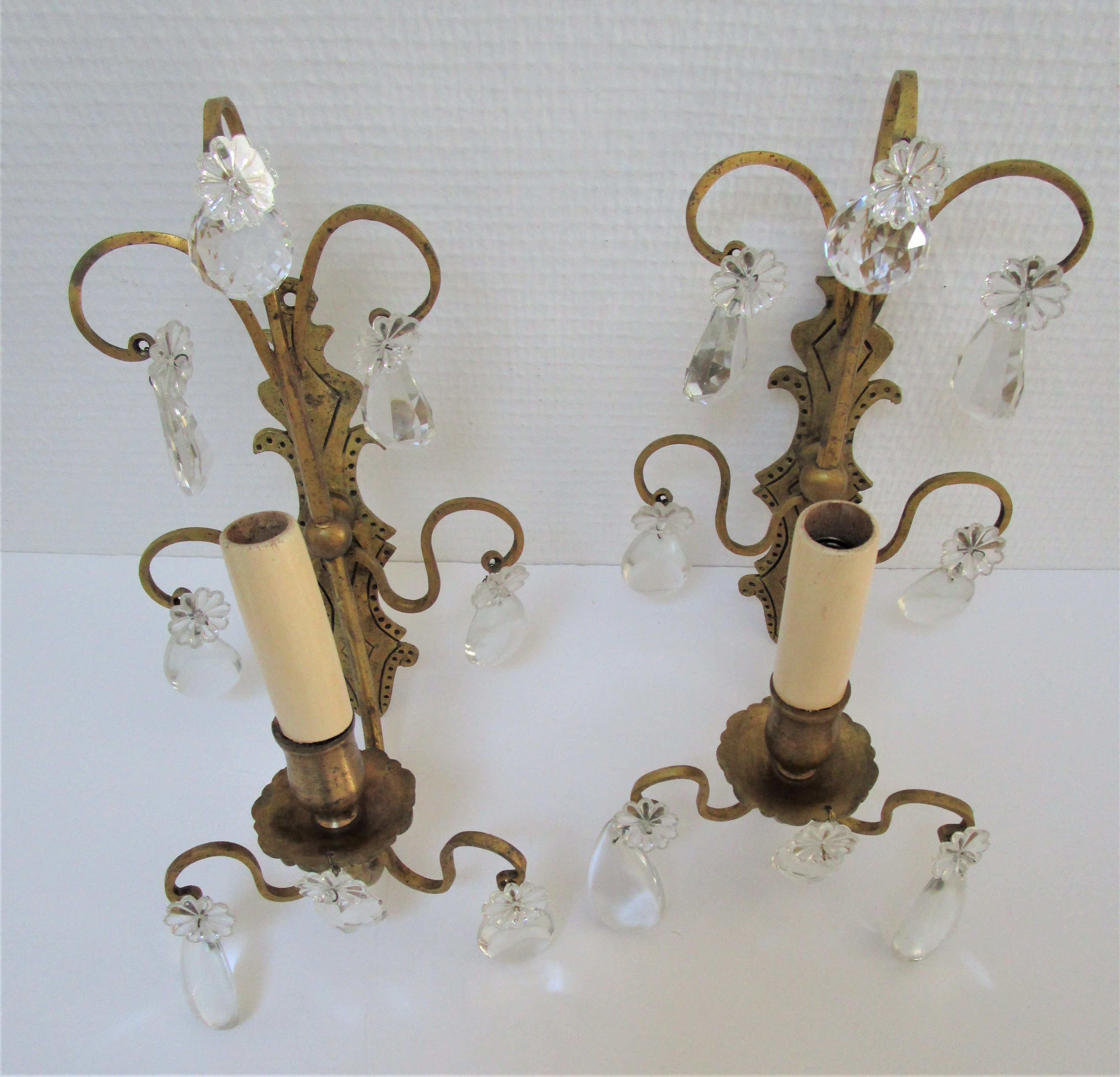 Pair of wall lamps patinated gilded bronze and early twentieth century glass grapevines