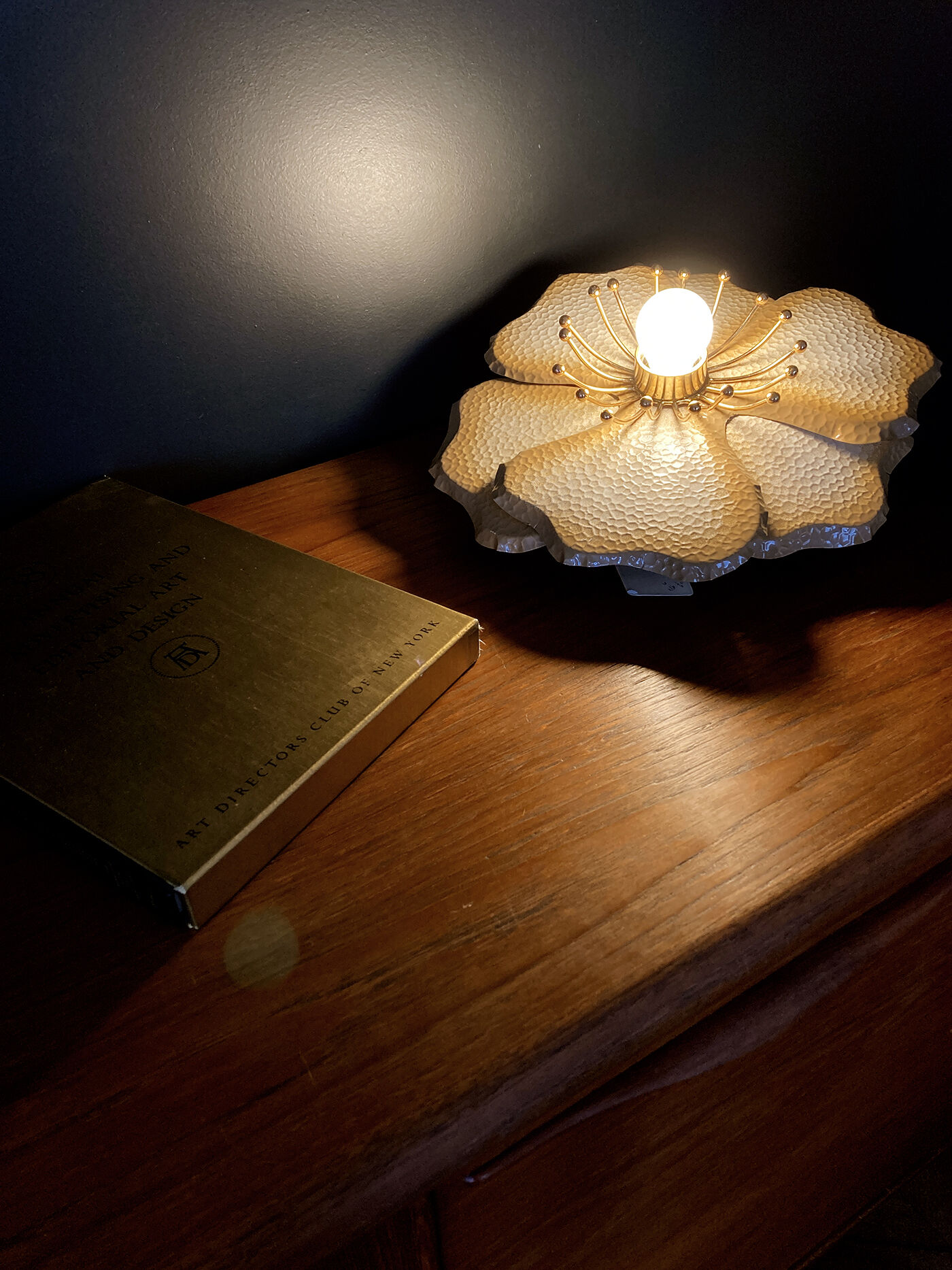 Metal floral lamp to pose La Samaritaine 1970