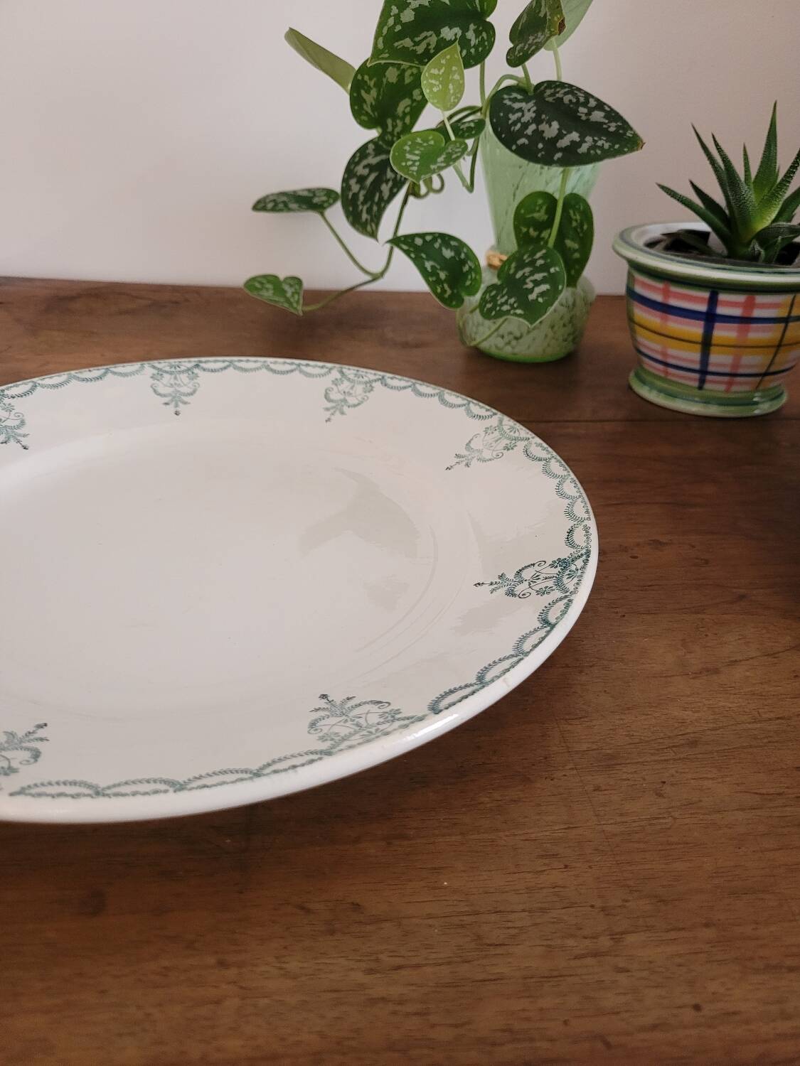 Large flat plate Moulin des Loups & Hamage