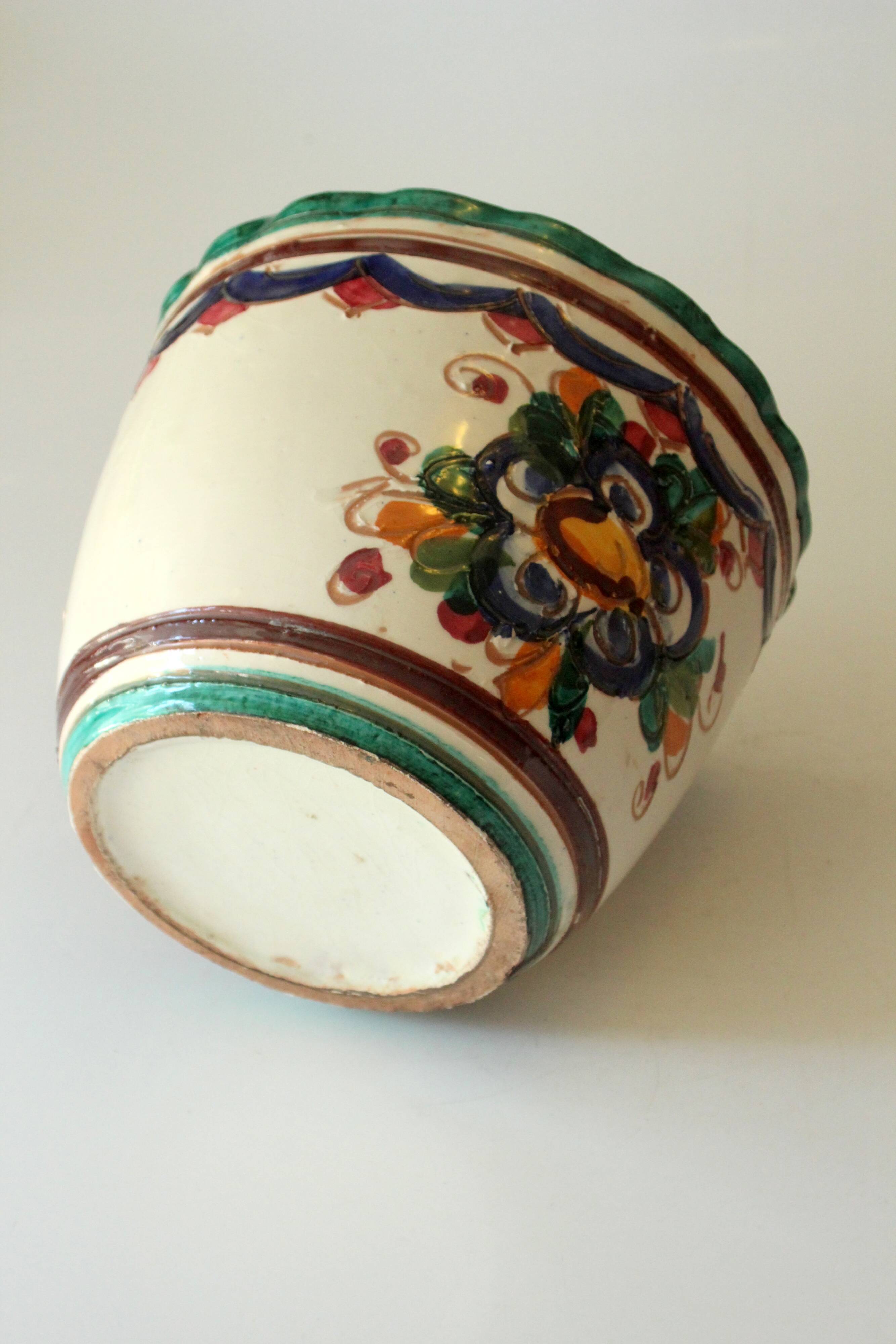 Ceramic planter with a wavy edge - vintage