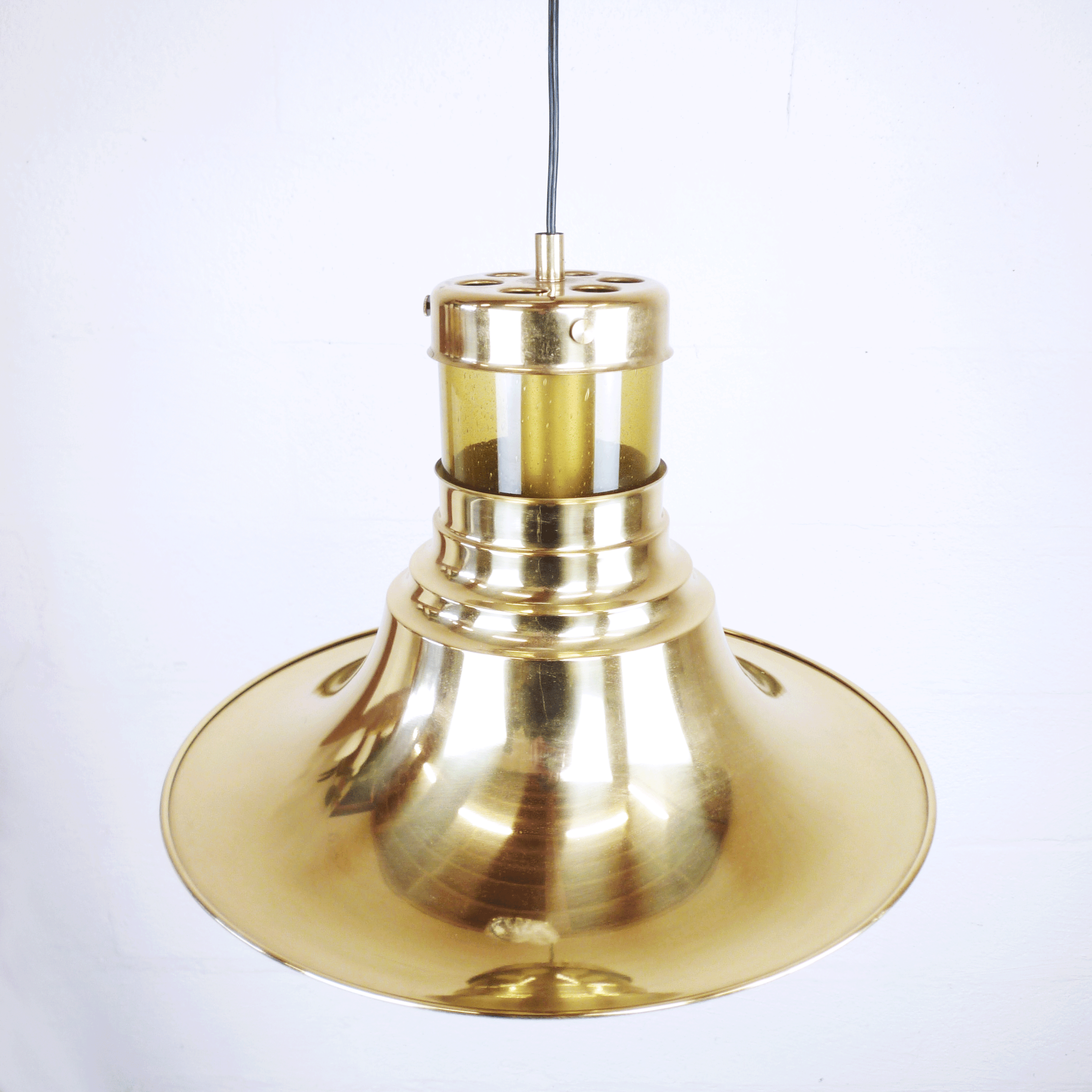 Suspension en verre et métal dorée 1960