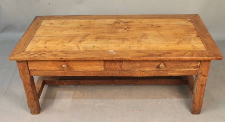 Opening oak coffee table with 2 drawers