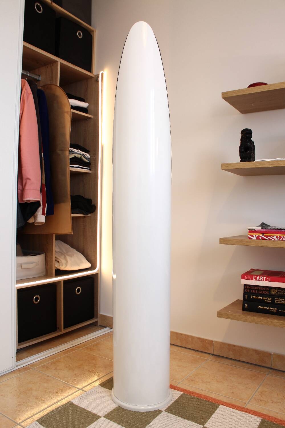 White lipstick mirror