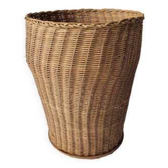 Wicker wastebasket