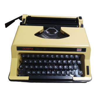 Machine à écrire Olympia Conformatic 241 couleur jaune
