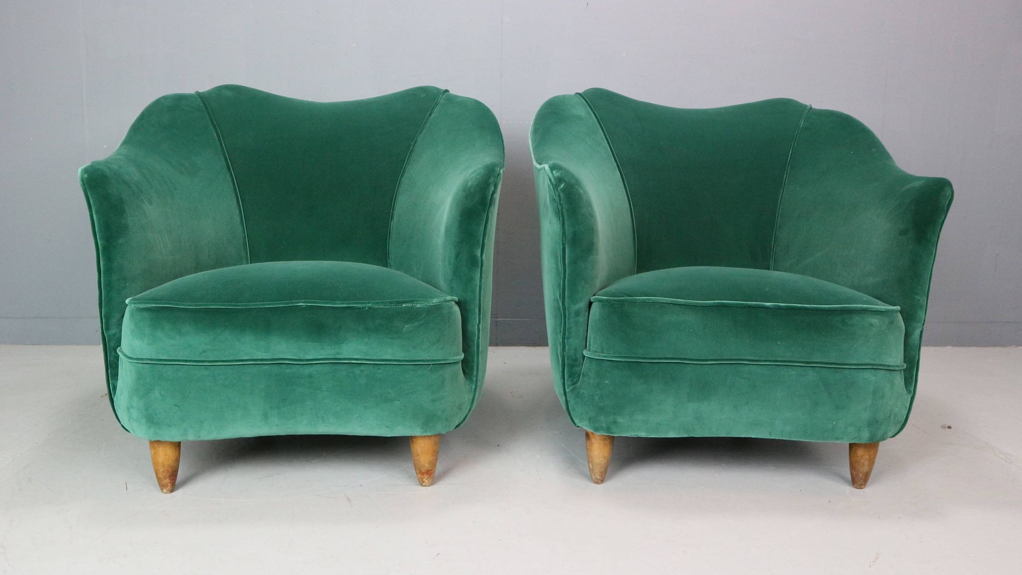 Pair of velvet armchairs Gio Ponti style