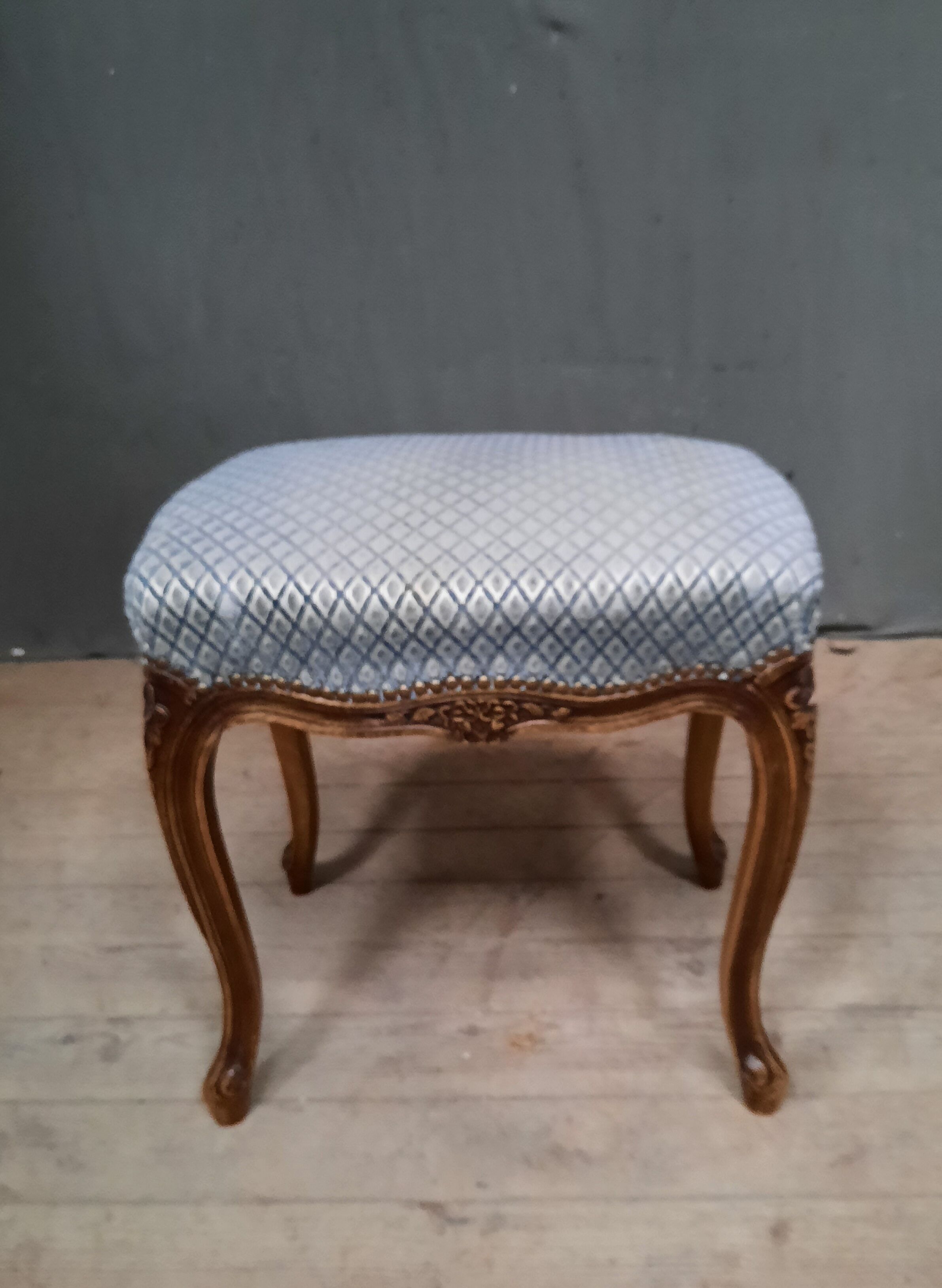 Louis XV style pouf velvet cover