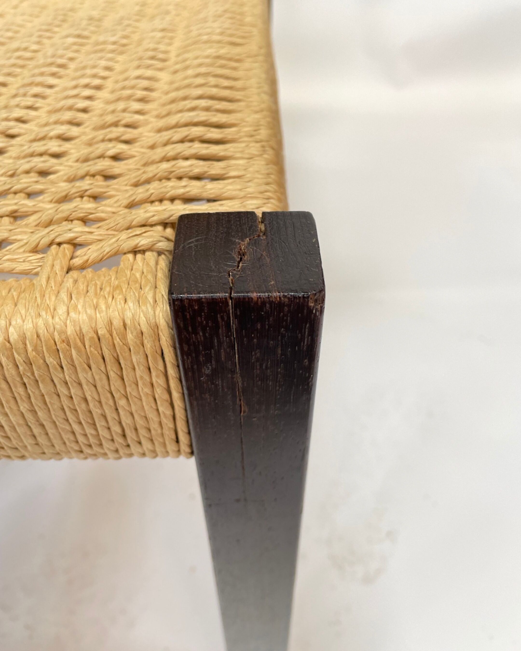 Vintage dining room chairs with papercord seat / 1970 design