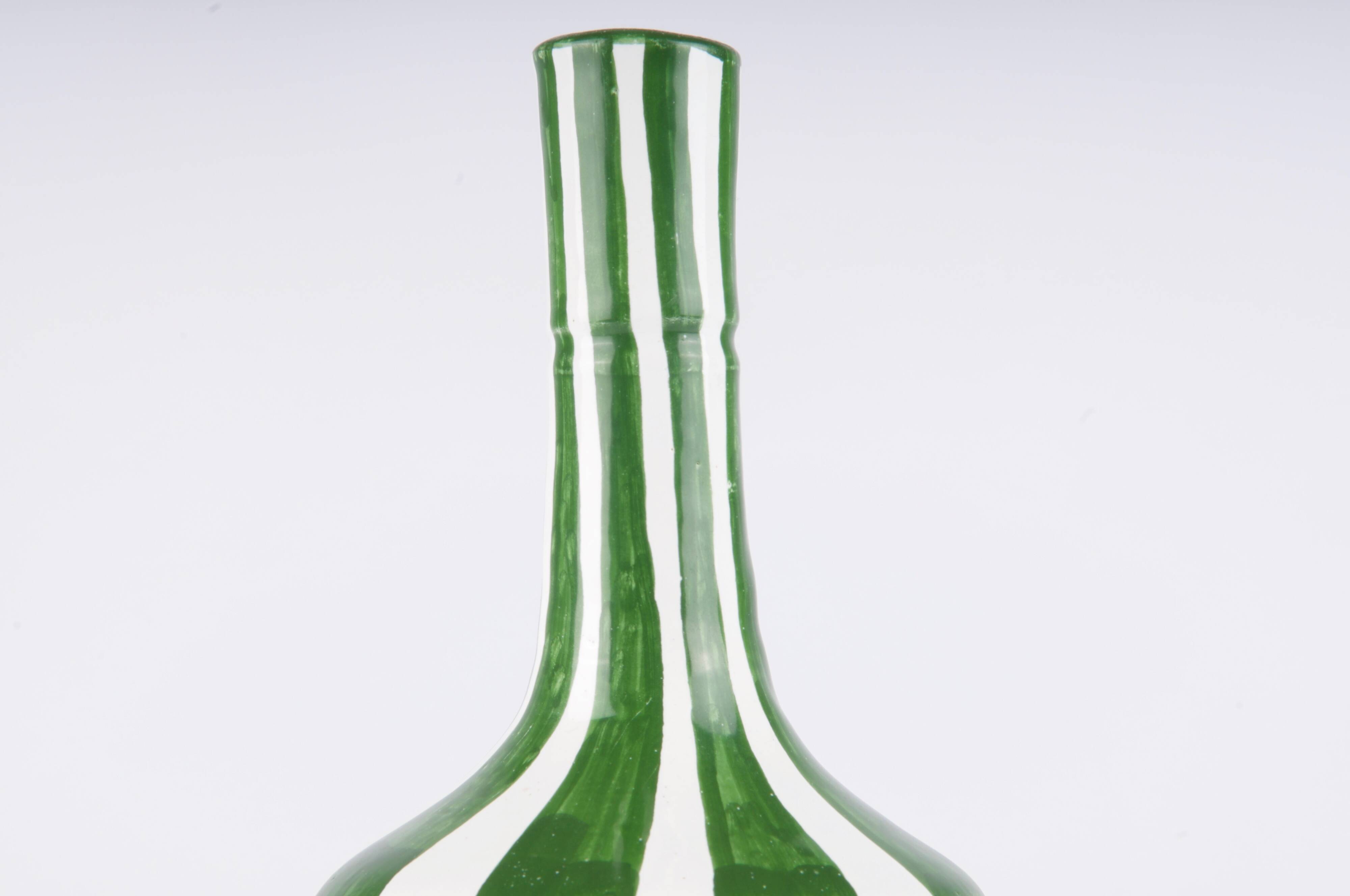 Handmade vase with large stripes