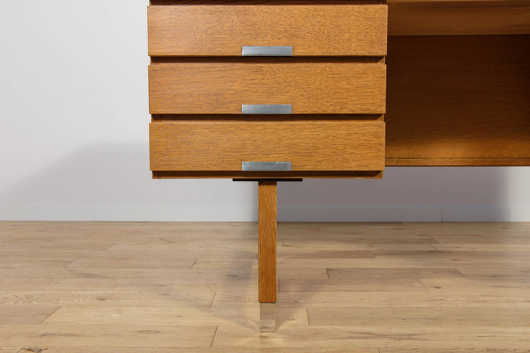 Mid-century modern oak desk from Eigil Petersens Møbelfabrik, Denmark, 1970s