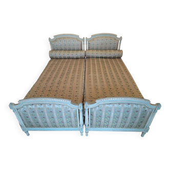 Pair of twin beds in Louis XVI style - painted patinated wood, floral fabric.