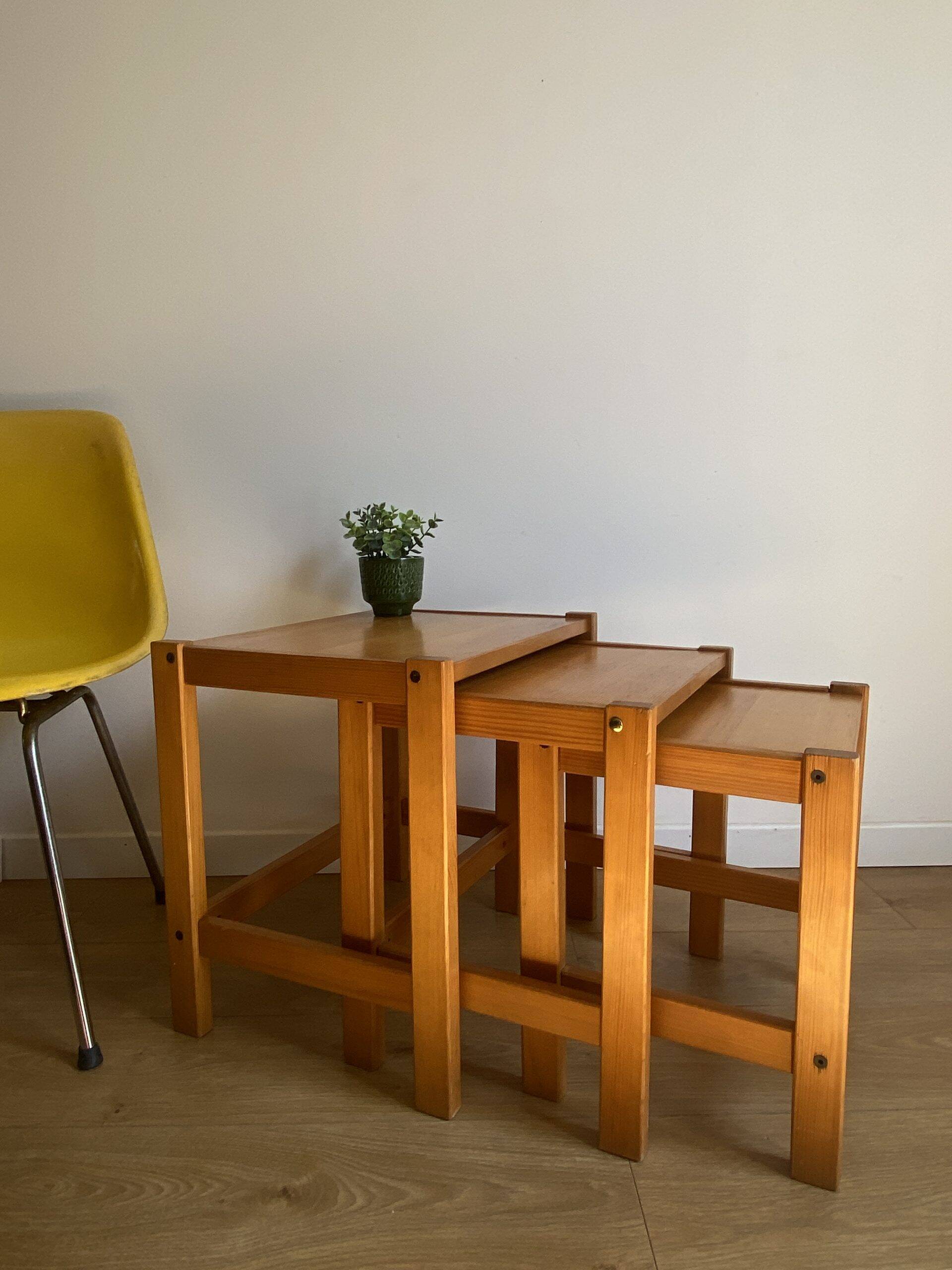 Trio of 80s pine nesting tables