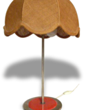 Metal table lamp and jute