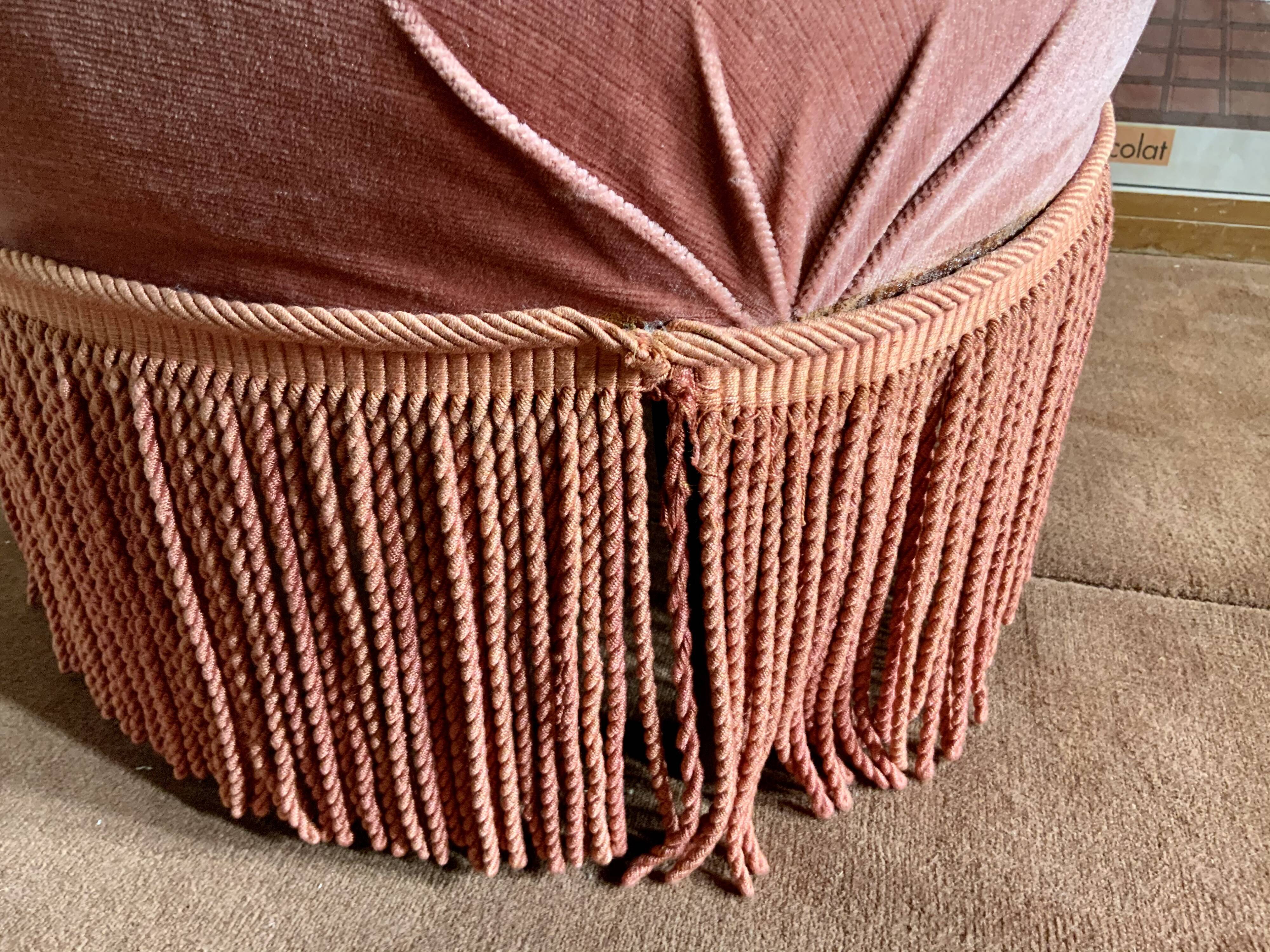 Vintage fringed pouf