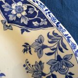 Gien greenware dish by Delft motif