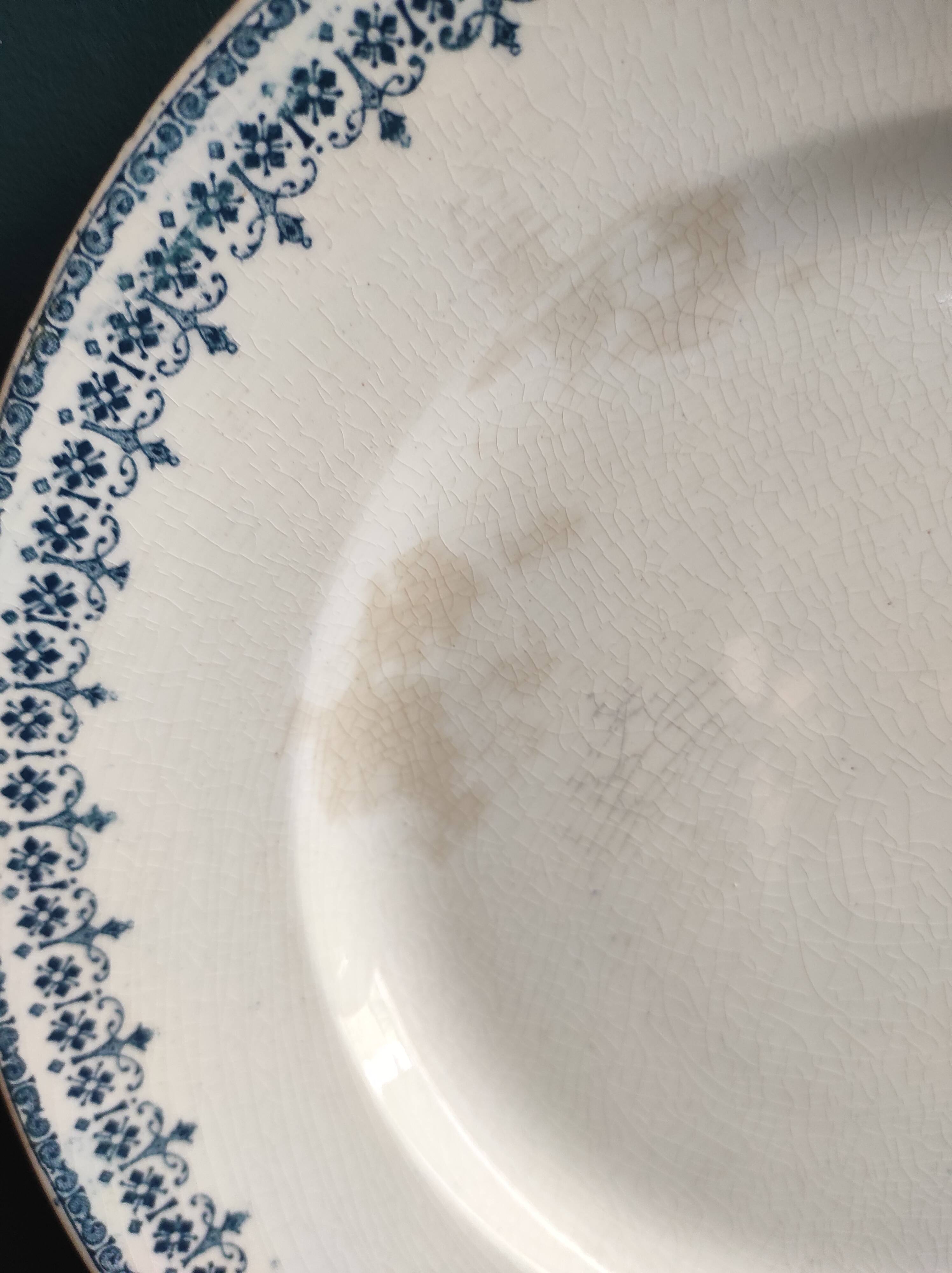 French vintage round serving plate, 30cm diameter, Longwy, mod. Bordeaux