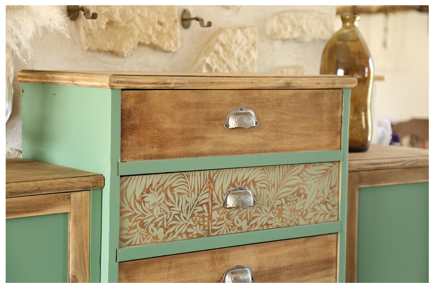Seasonal dresser