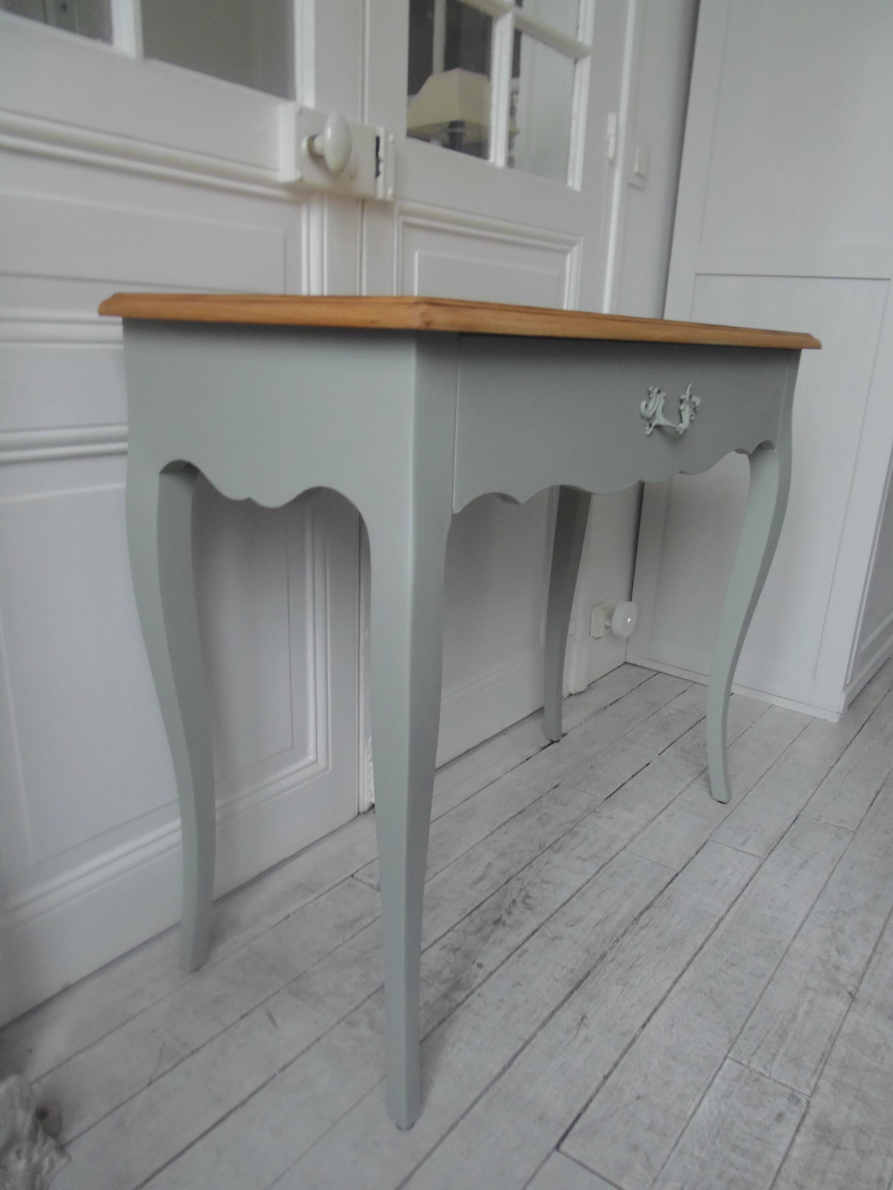 Console, side desk of beautiful craftsmanship re-enchanted in verdigris