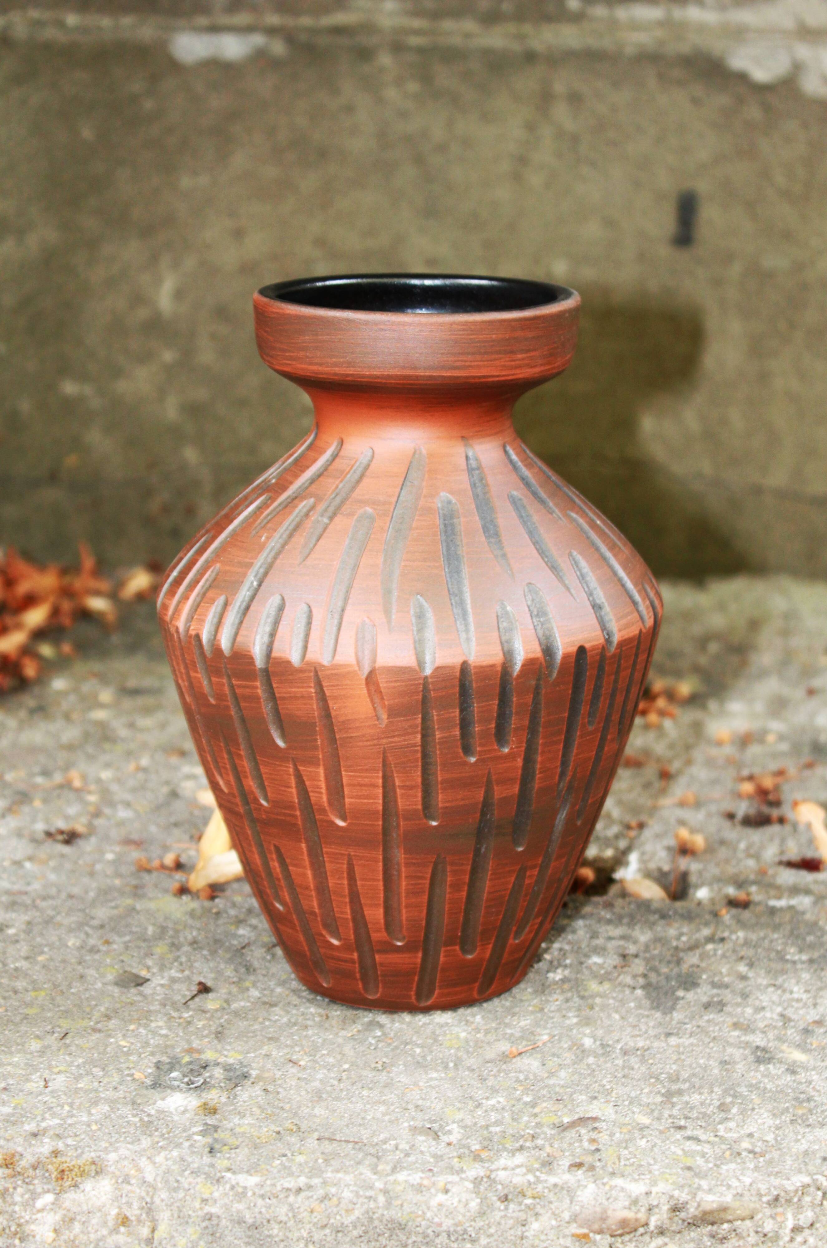 Ilkra Eldelkeramik vase, red clay, 60.