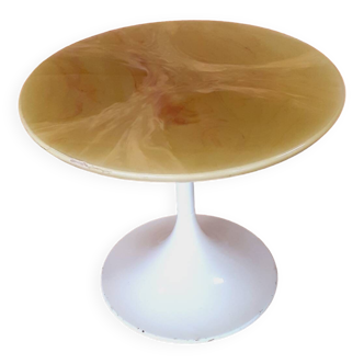Tulip-shaped side table.