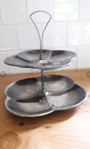 Retro display stand in silver-plated metal – 1960s design