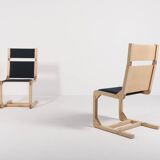 Une paire de chaises architecturales, Danemark 1990