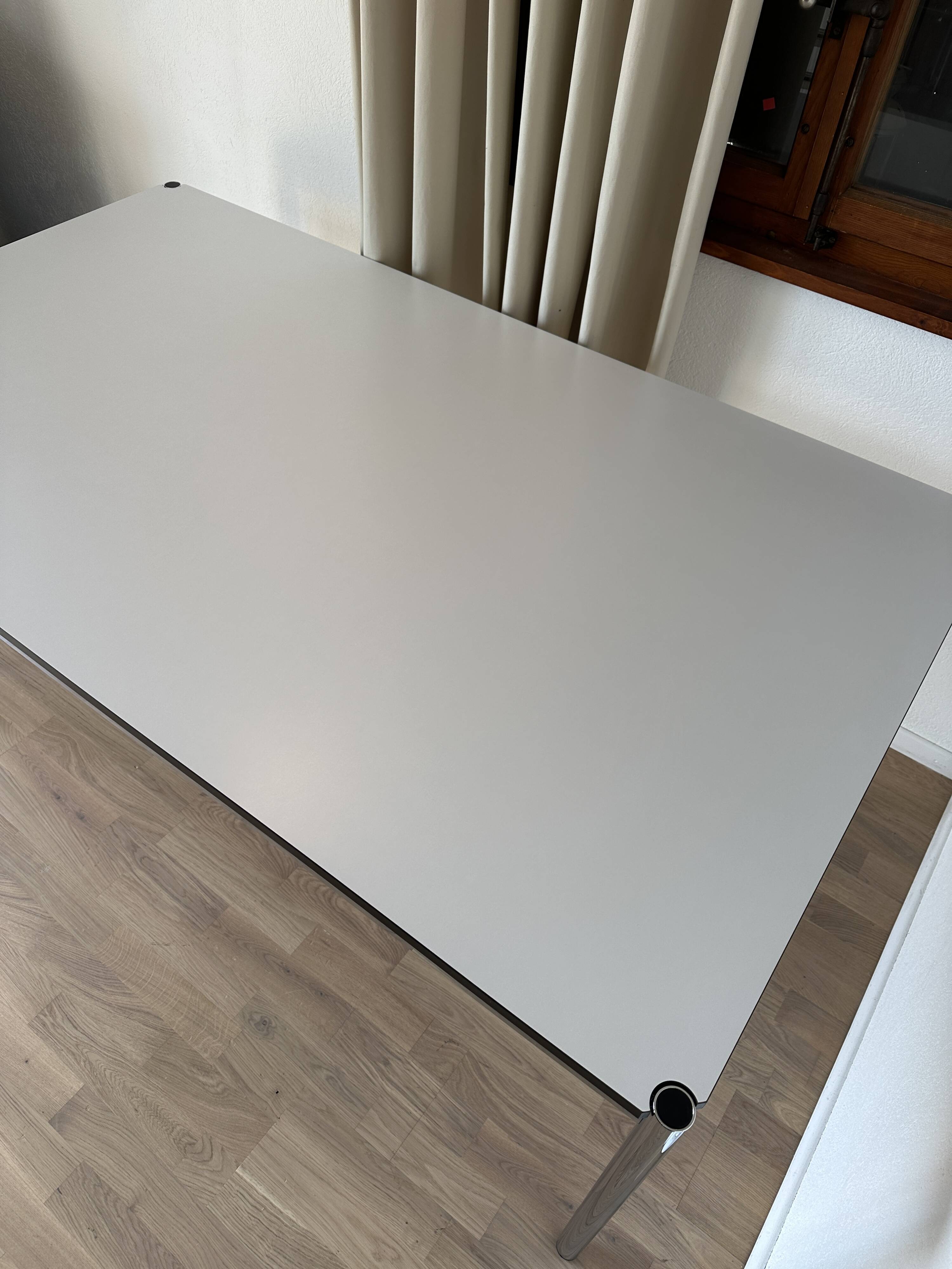 USM Haller desk in pearl grey laminate