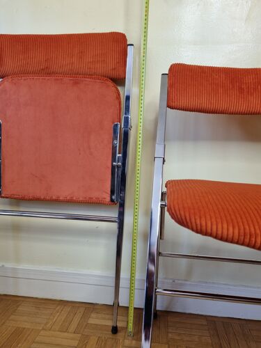 Paire de chaises pliantes vintage en acier chromé années 70, restaurées