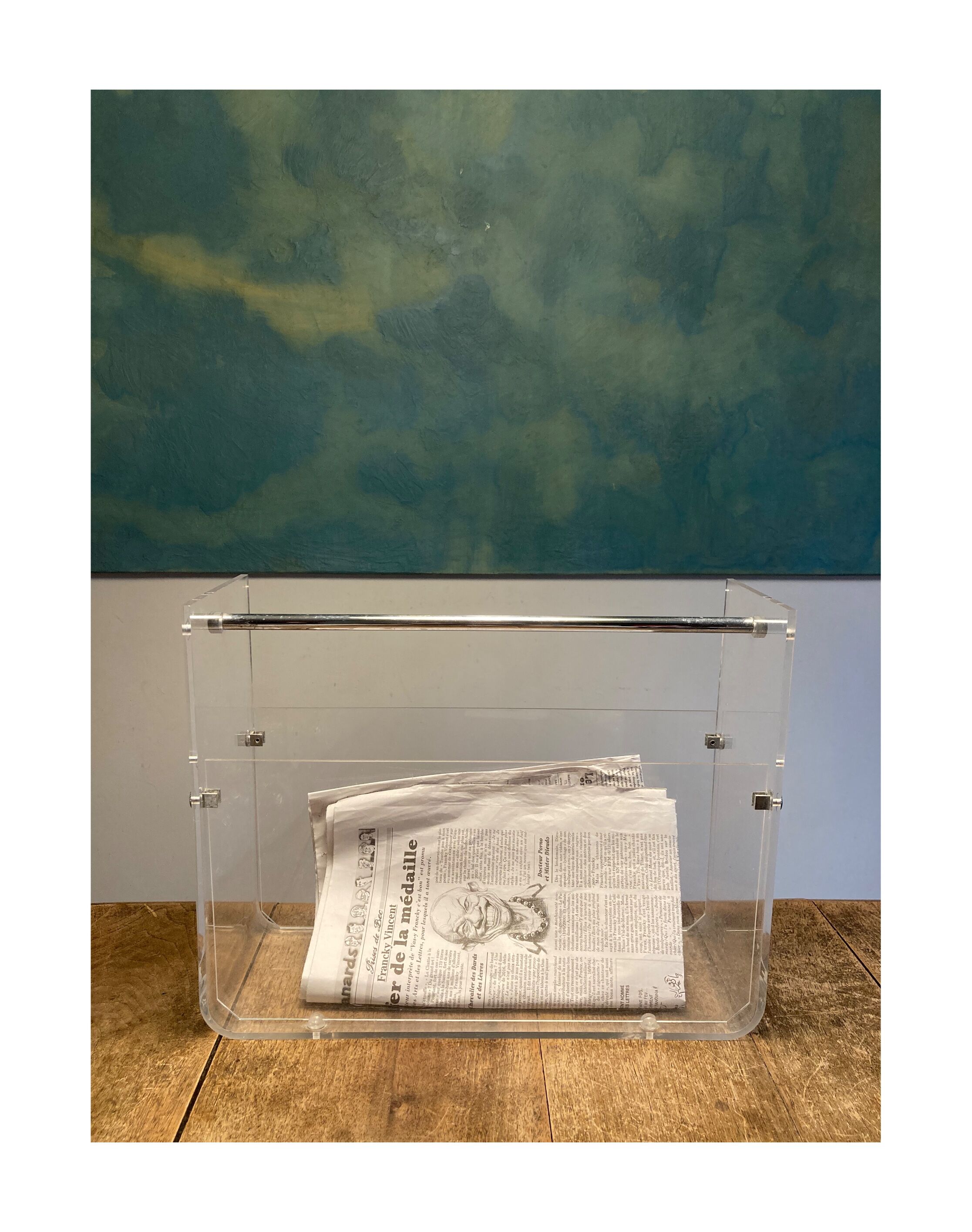 Plexi magazine holder