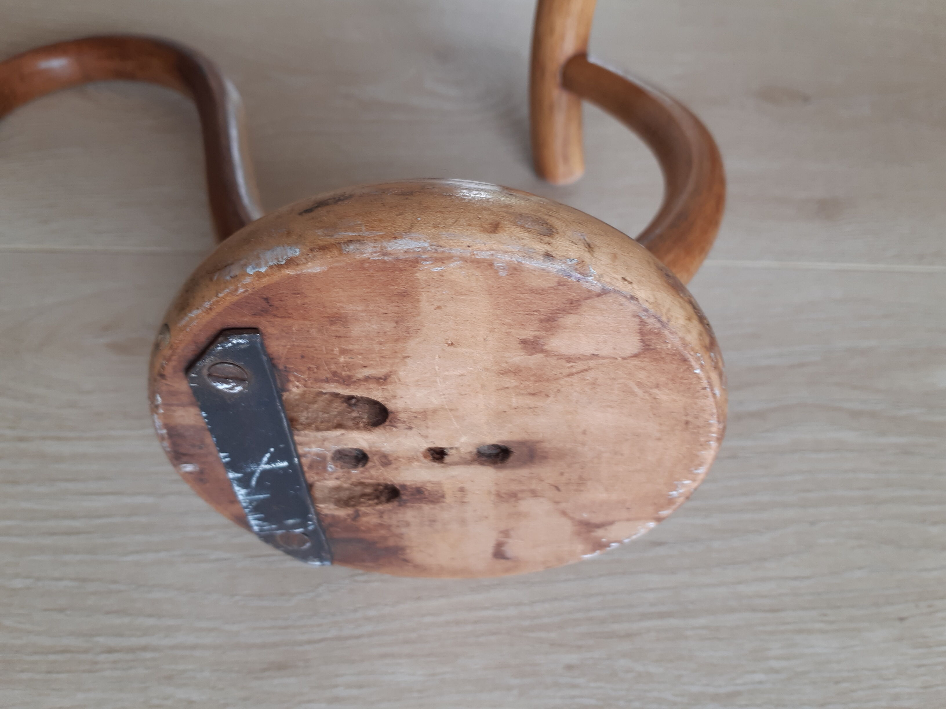 Hook, curved wooden coat rack