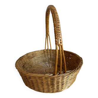 Round wicker basket