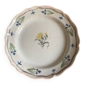 Assiette fin XVIII° en faïence à décor de pissenlit