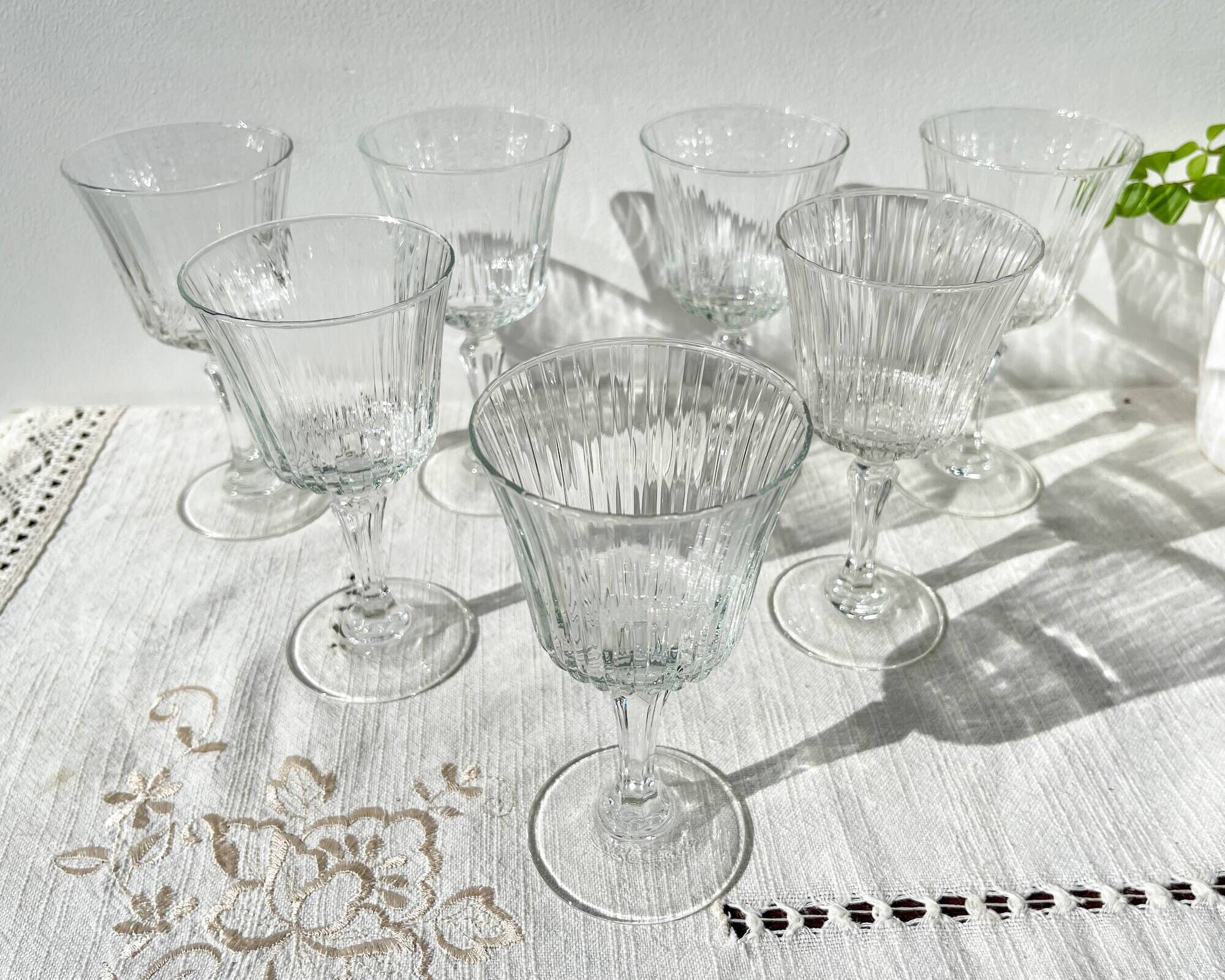 7 Vintage red wine glasses in fluted glass Made in France