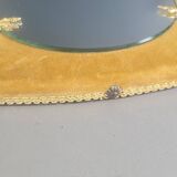 Miroir ancien avec cadre en velours moutarde