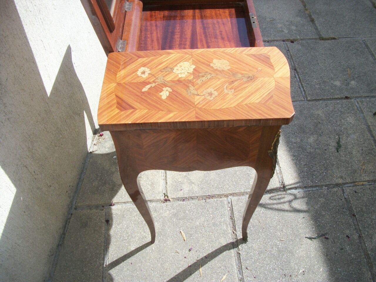 Inlaid and bronze dressing table