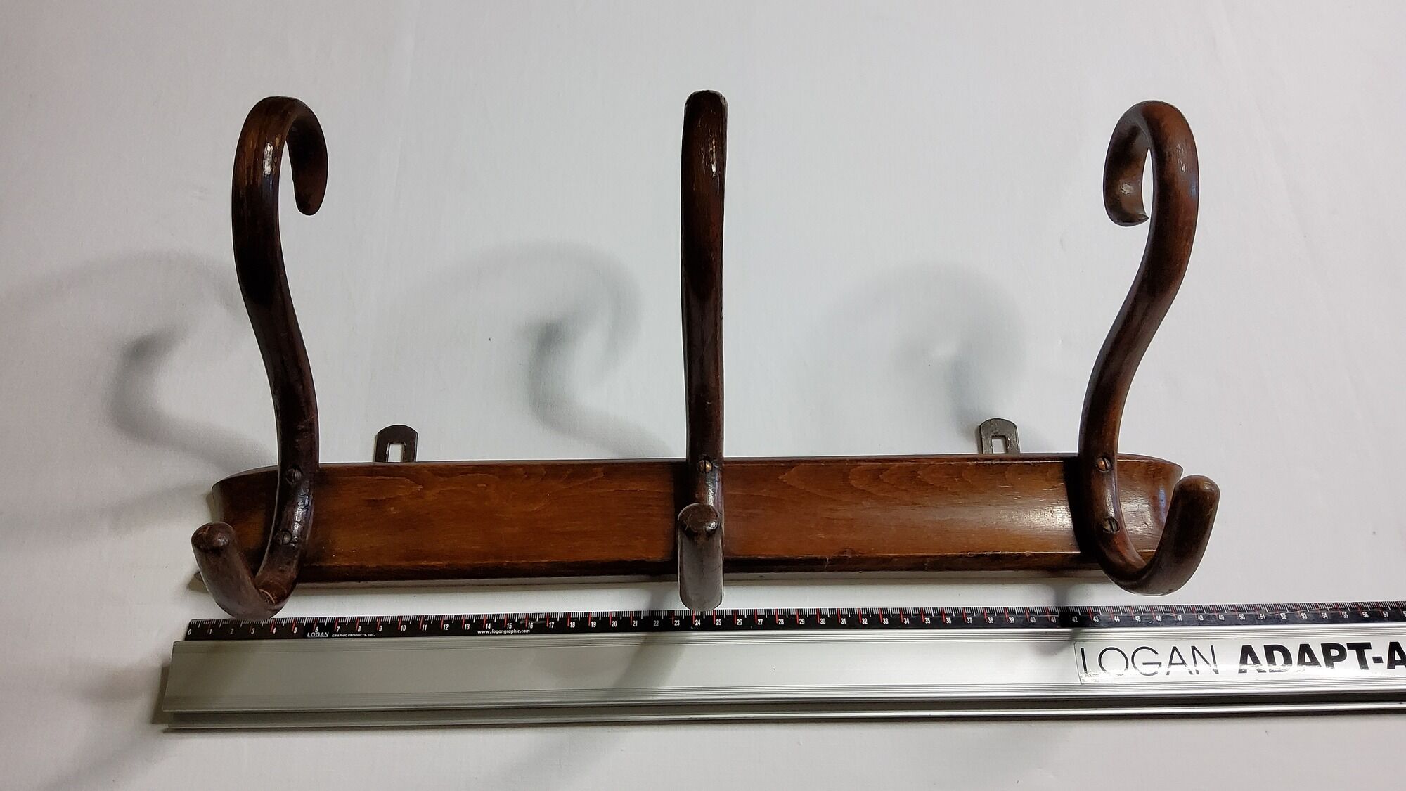 Coat rack in curved wood 1900, Michael Thonet, signed, 3 hooks