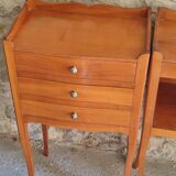 2 bedside tables
