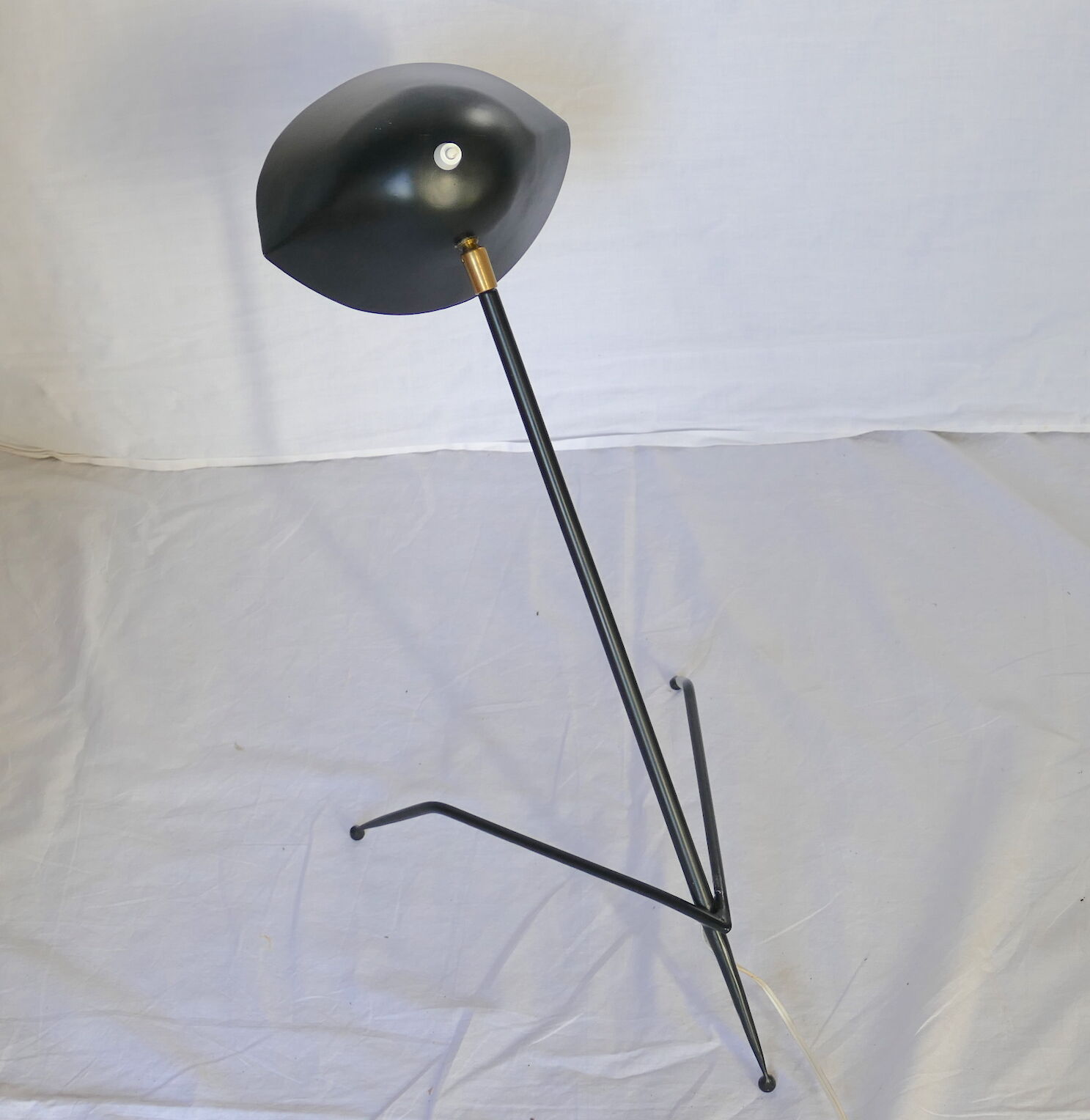 Vintage lamp tripod of modernist style