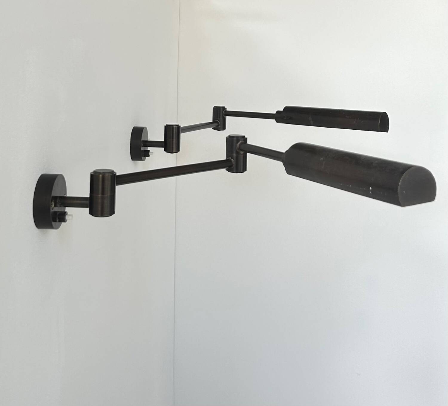 Paire d’appliques vintage orientable en laiton, France 1970