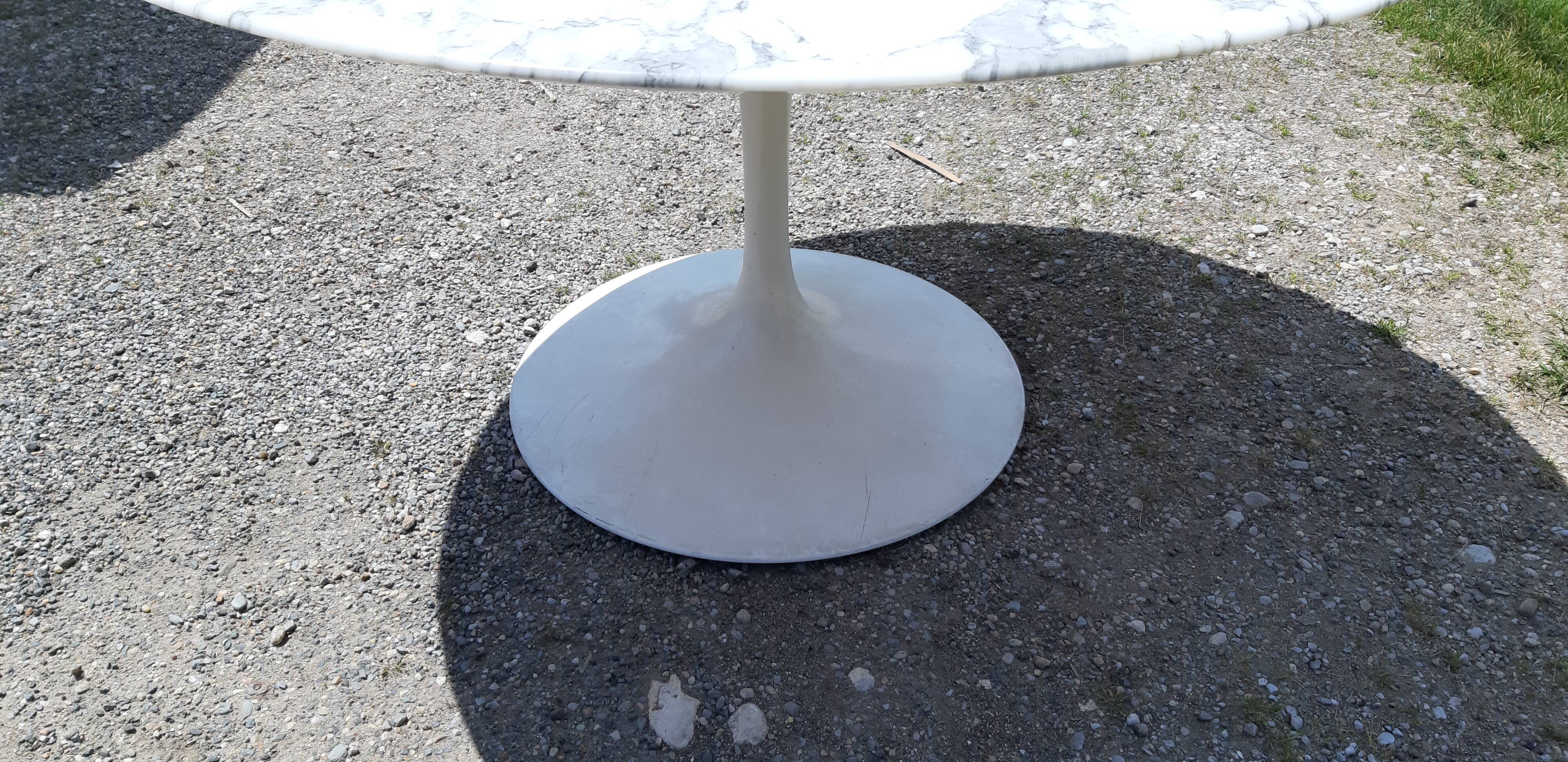 Table Tulip by& Eero Saarinen marble Calacatta, Knoll
