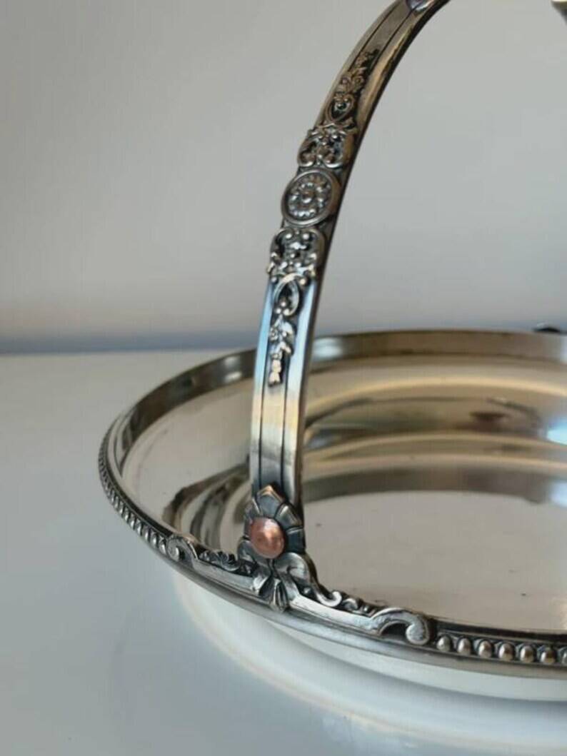 Silver-plated fruit basket with a movable handle – Louis XVI style