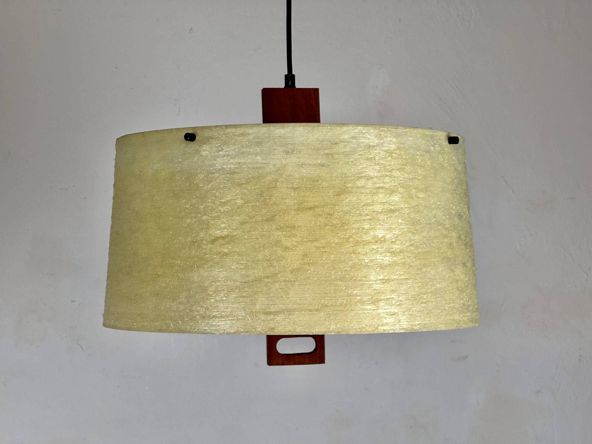 Suspension en teck et en fibre de verre par Erco, années 1960
