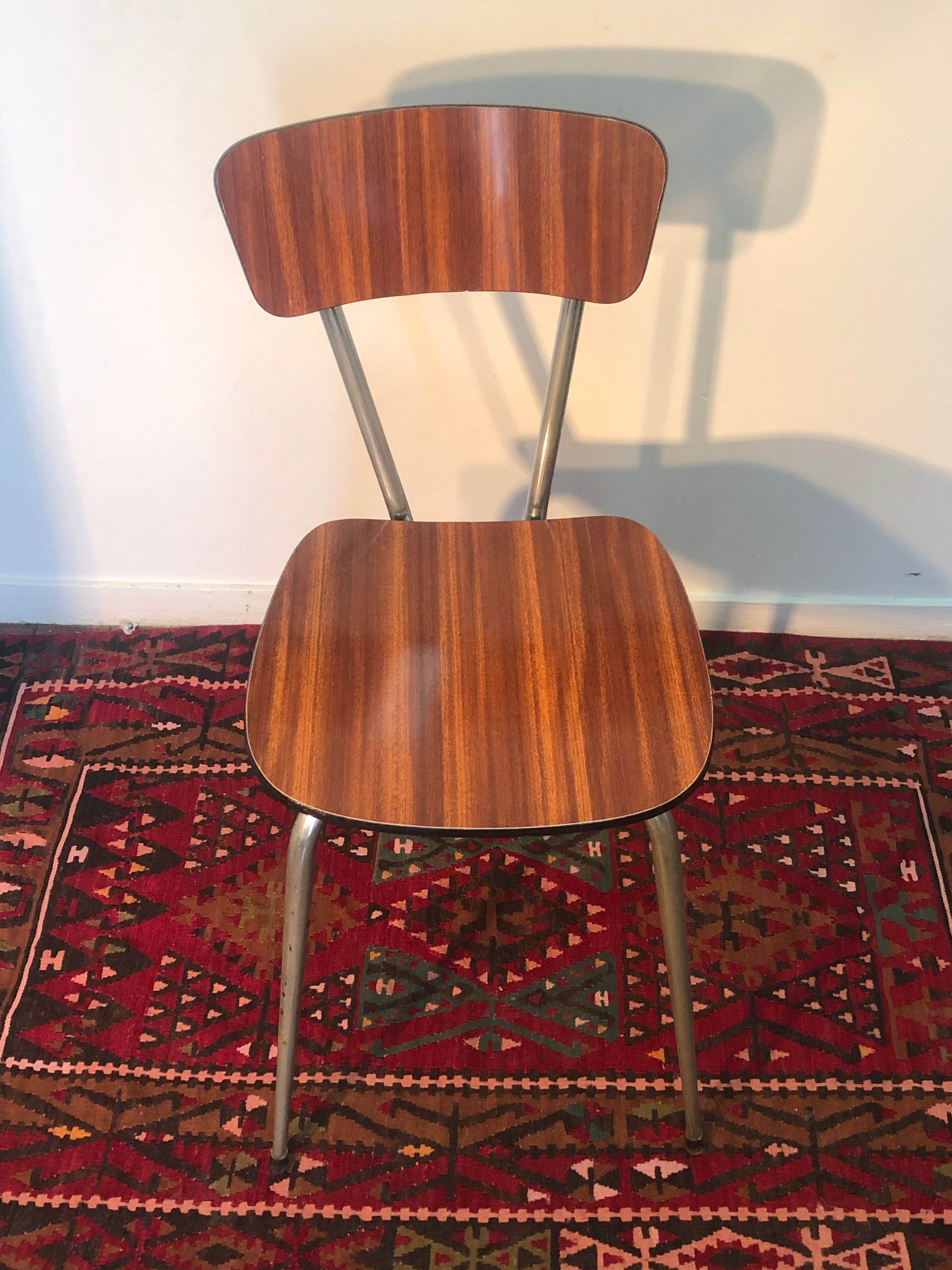 Lot of 3 chairs in formica