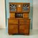Armoire en bois vintage / vitrine avec accent art déco