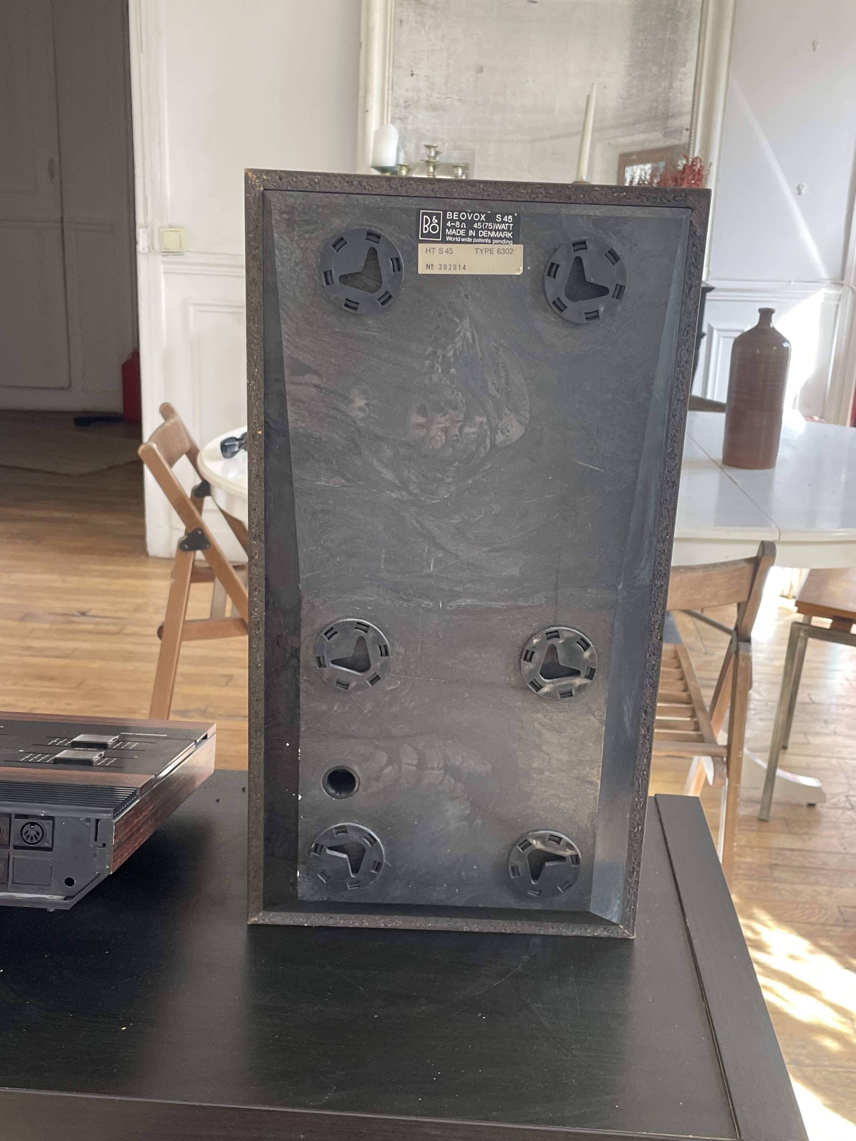 Bang & Olufsen BeoMaster 2000 tuner with Beovox S45 speakers, circa 1970