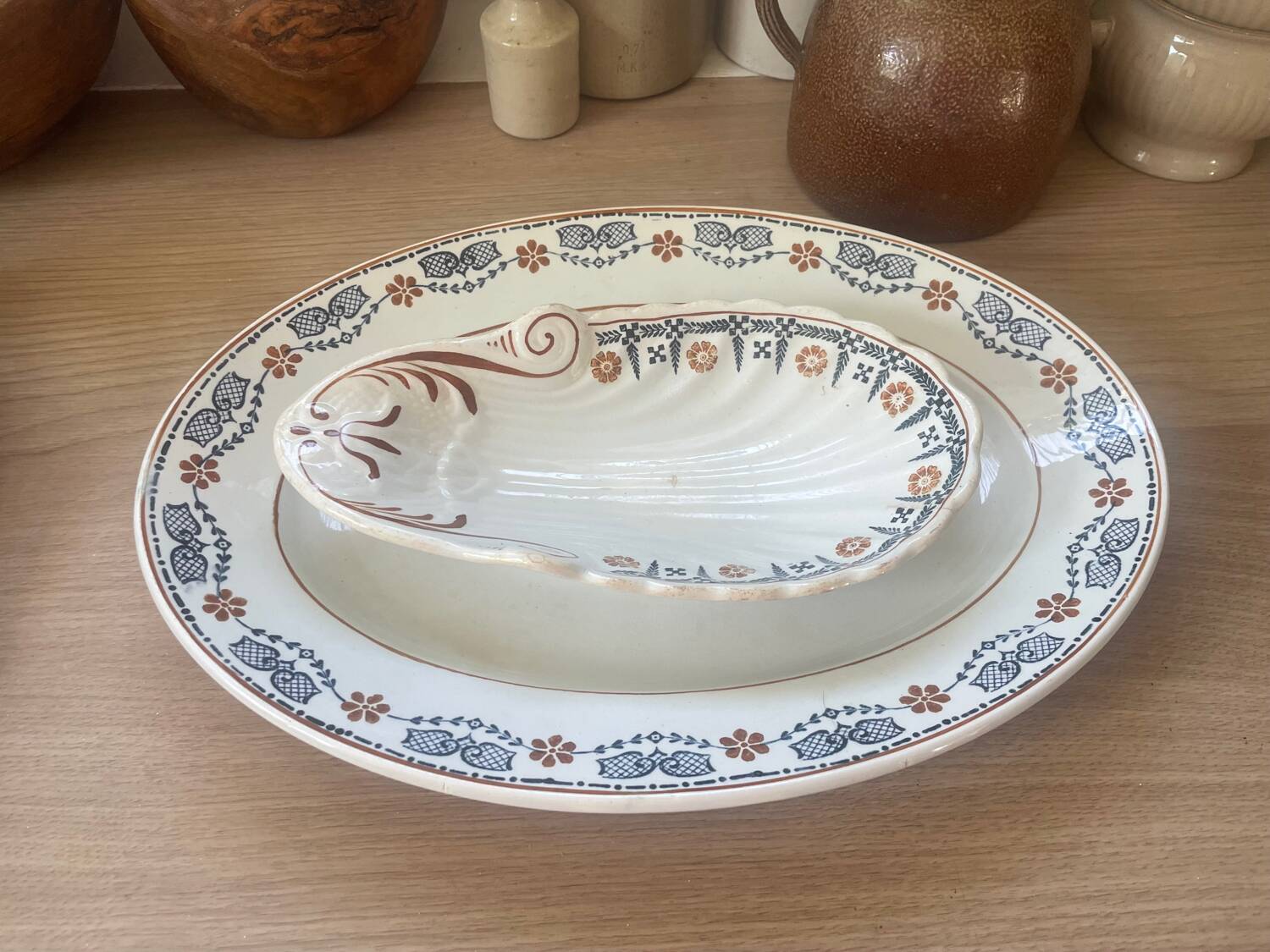 St Amand iron earth dishes