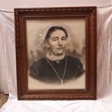 Photography former woman in headdress of Lorient