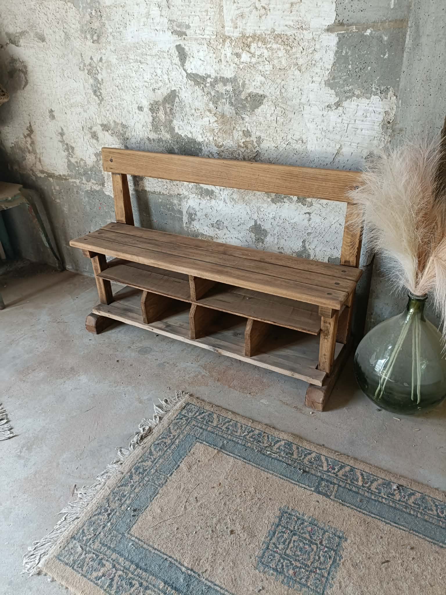 Entrance bench