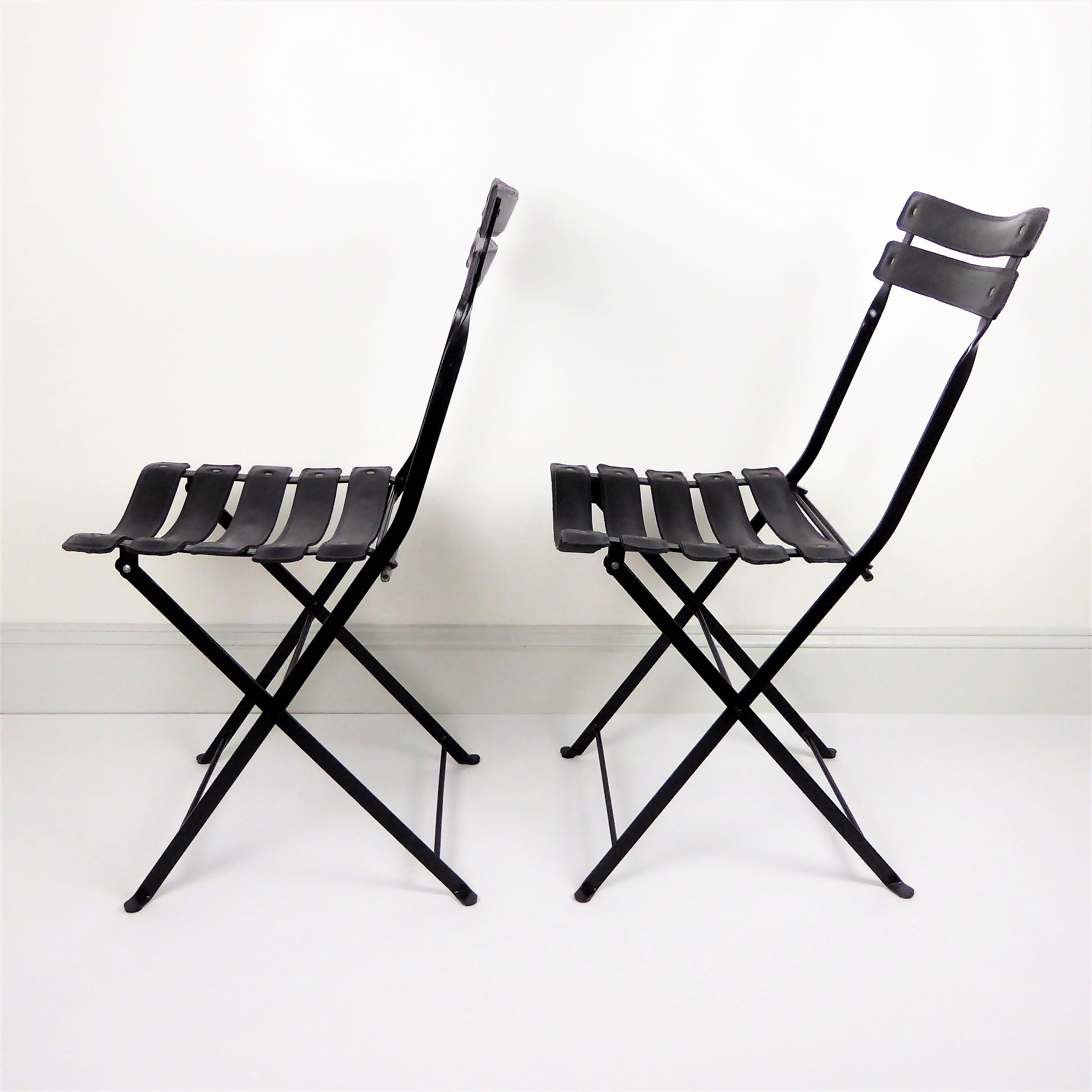 2 leather and metal folding chairs - Paquebot France 1960